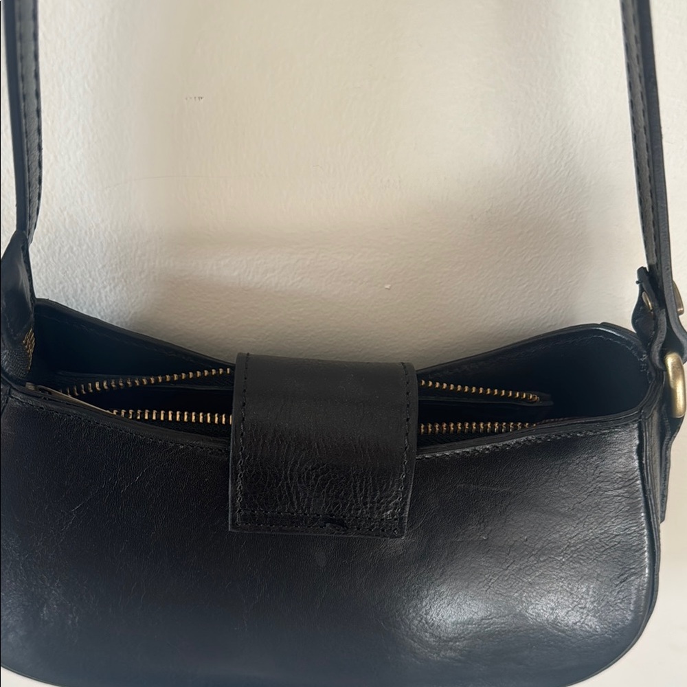 Authentic Italy (Rome) Leather Bag - Picture 6 of 7